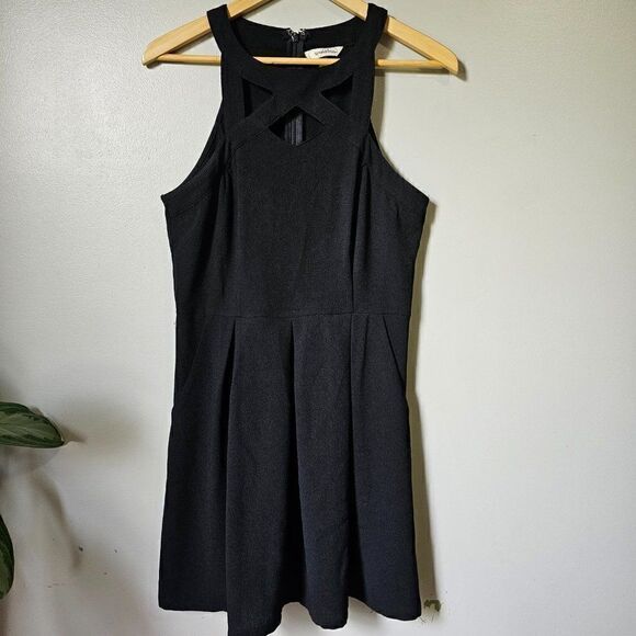 EUC SPEECHLESS BLACK CUT OUT HALTER NECK SKATER DRESS SIZE LARGE - Picture 1 of 14
